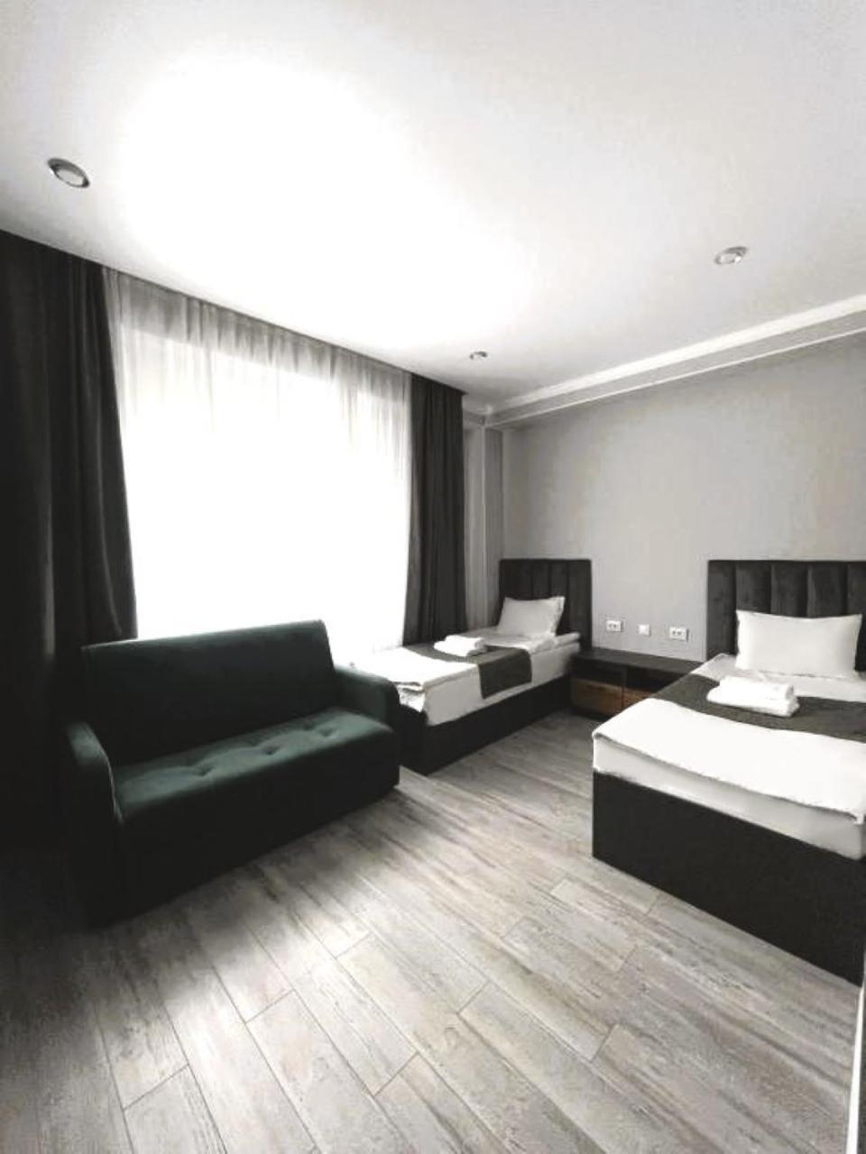 Dosman Hotel Бішкек Екстер'єр фото