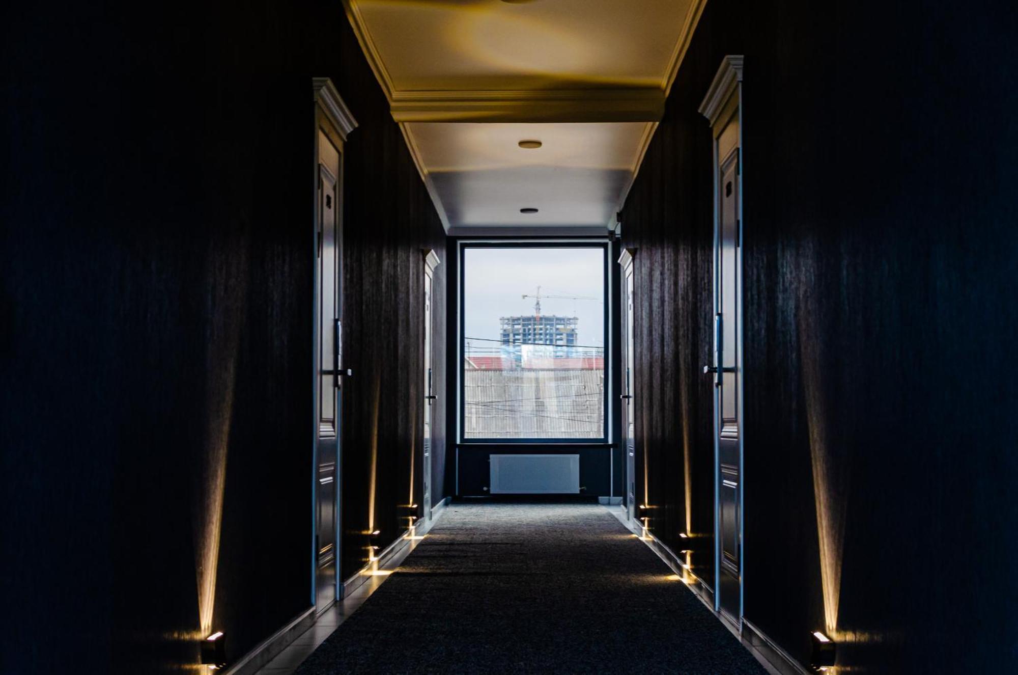 Dosman Hotel Бішкек Екстер'єр фото