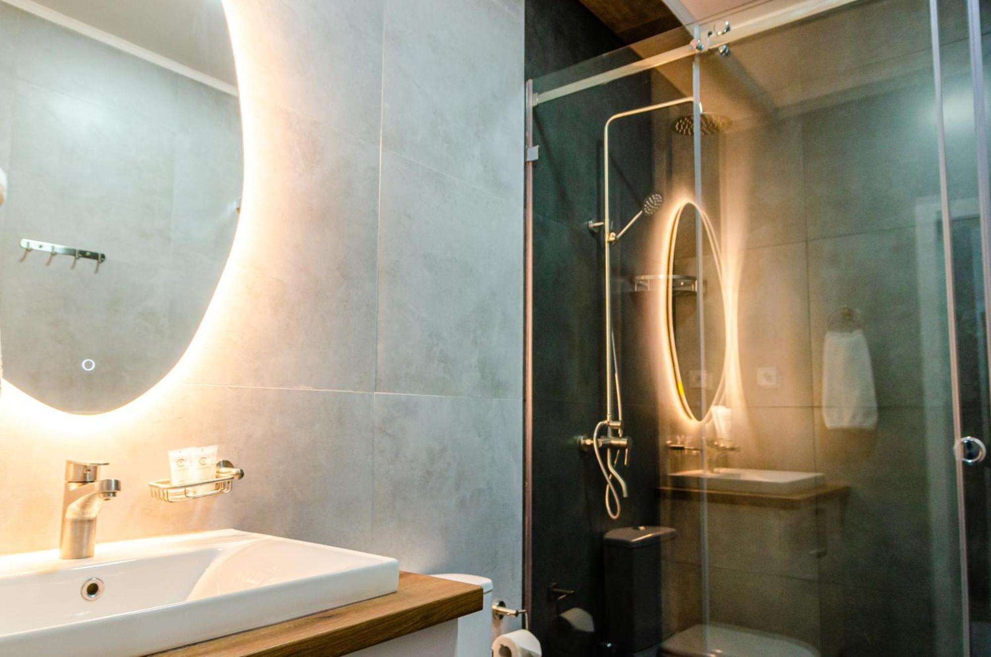 Dosman Hotel Бішкек Екстер'єр фото
