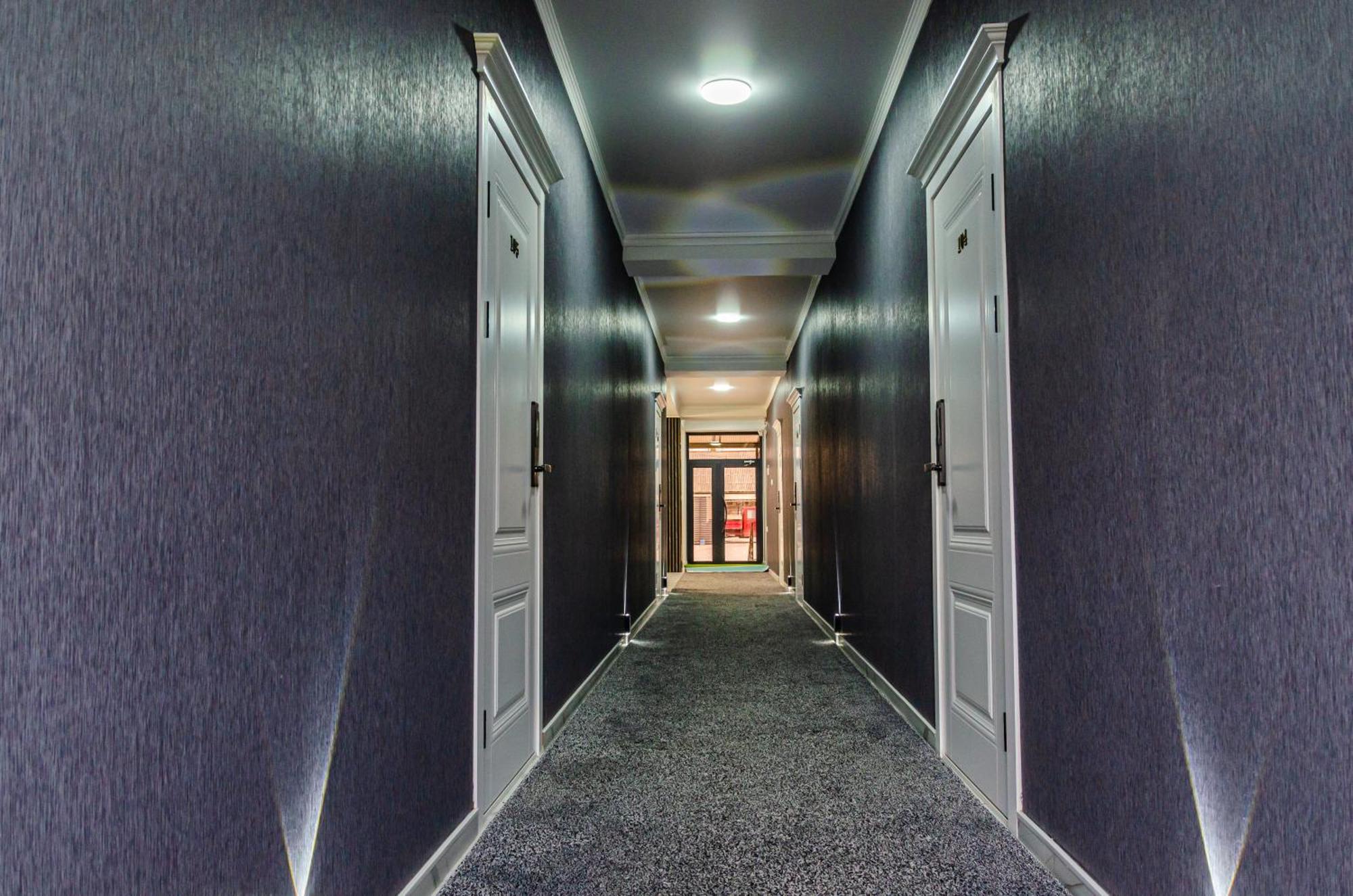 Dosman Hotel Бішкек Екстер'єр фото